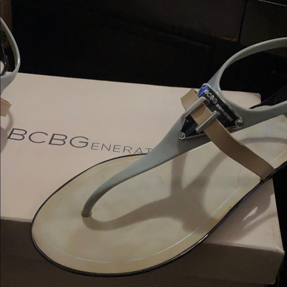 BCBG size 7 sandals